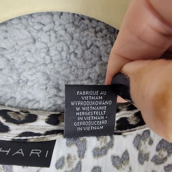 Tahari Womens Blouse Medium Office Siren Surplice Neckline Gold Buckle Slimming - Picture 9 of 13